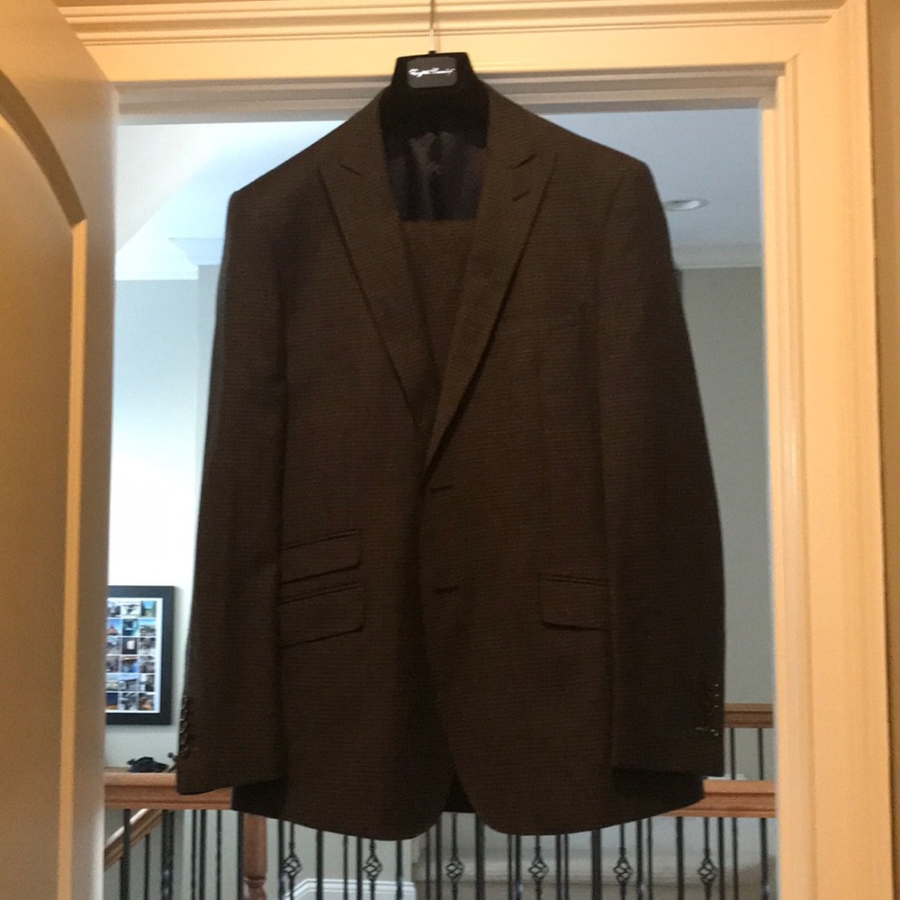 English Laundry Peak Lapel Suit